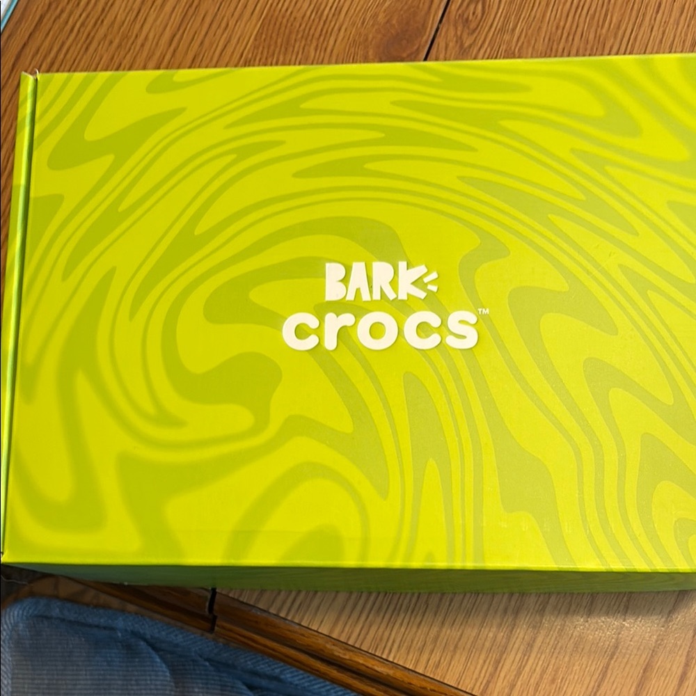 Bark Crocs - Pink